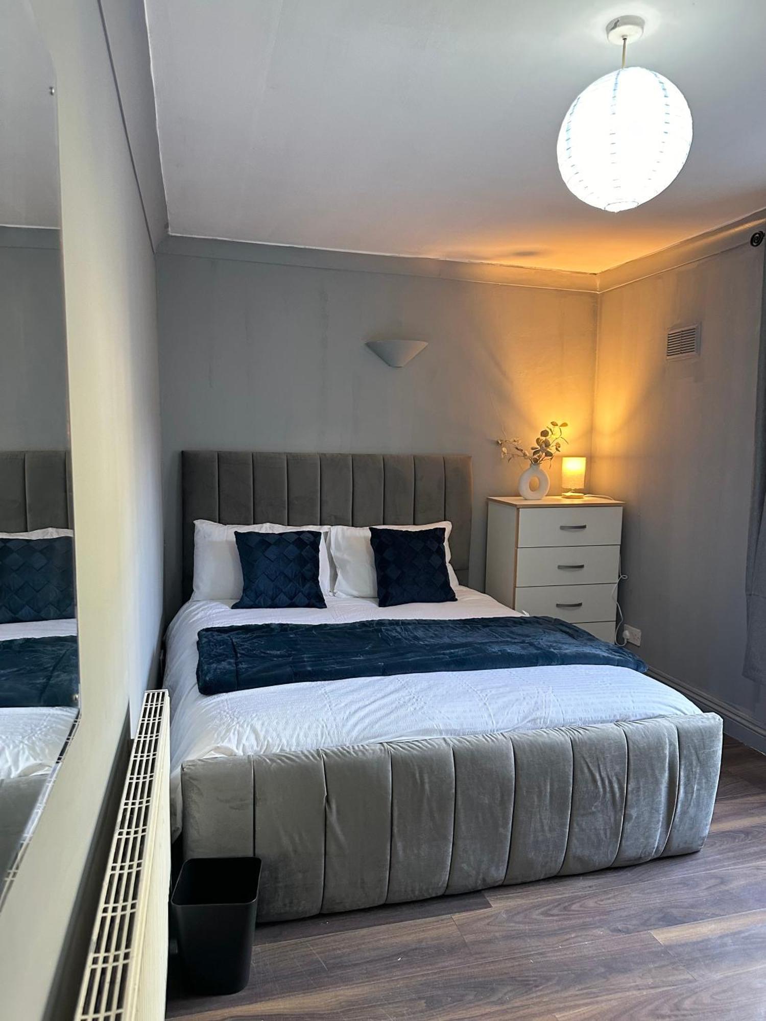 Luxury Room In A 4 Bedroom Flat! 4 Minutes Walk To Kingscross, St Pancras Londres Exterior foto