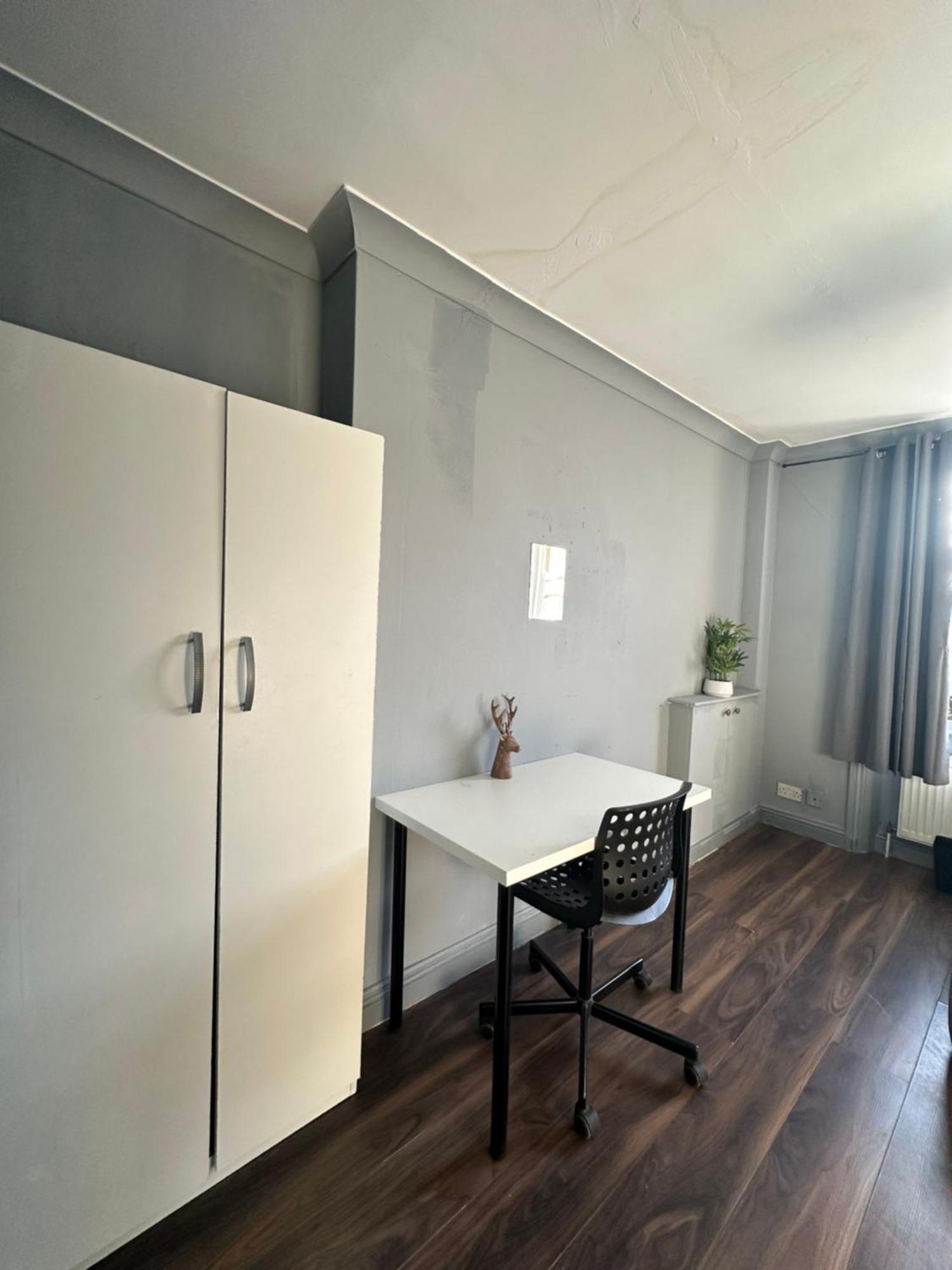 Luxury Room In A 4 Bedroom Flat! 4 Minutes Walk To Kingscross, St Pancras Londres Exterior foto